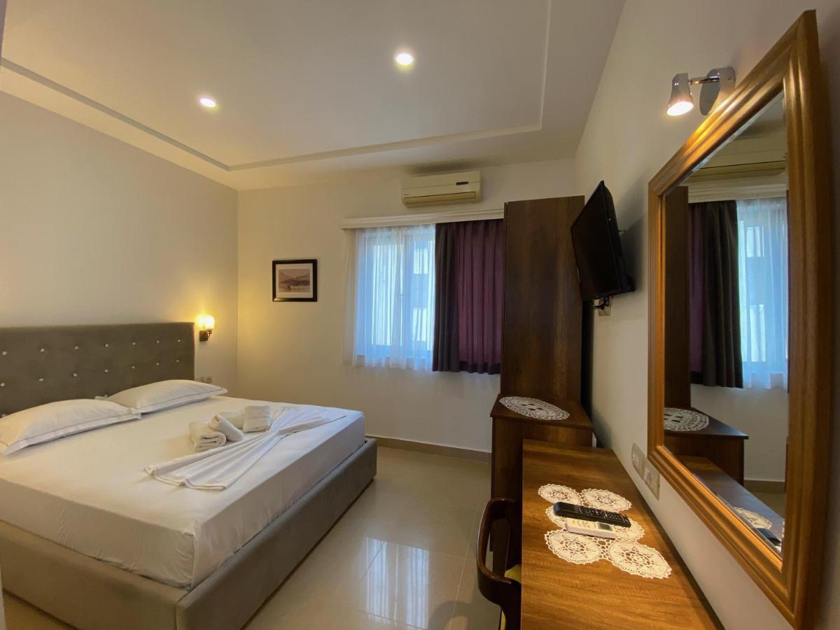 Hotel Republika Berat Kültér fotó