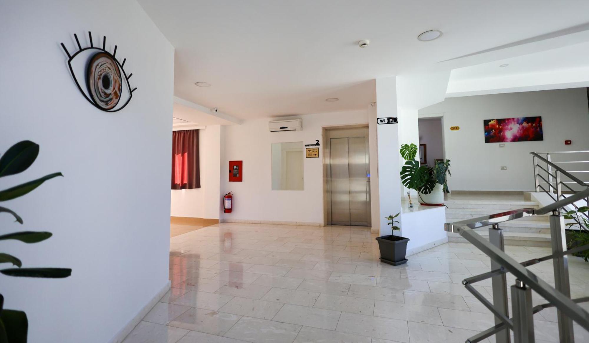 Hotel Republika Berat Kültér fotó