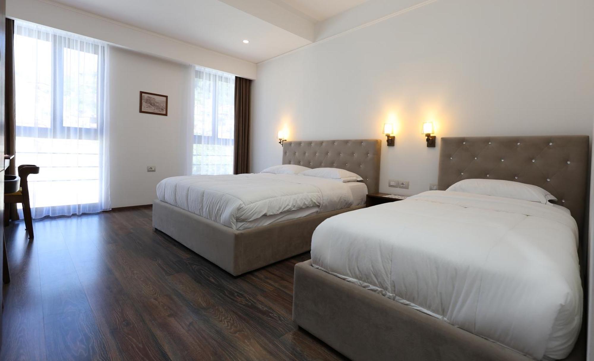 Hotel Republika Berat Kültér fotó