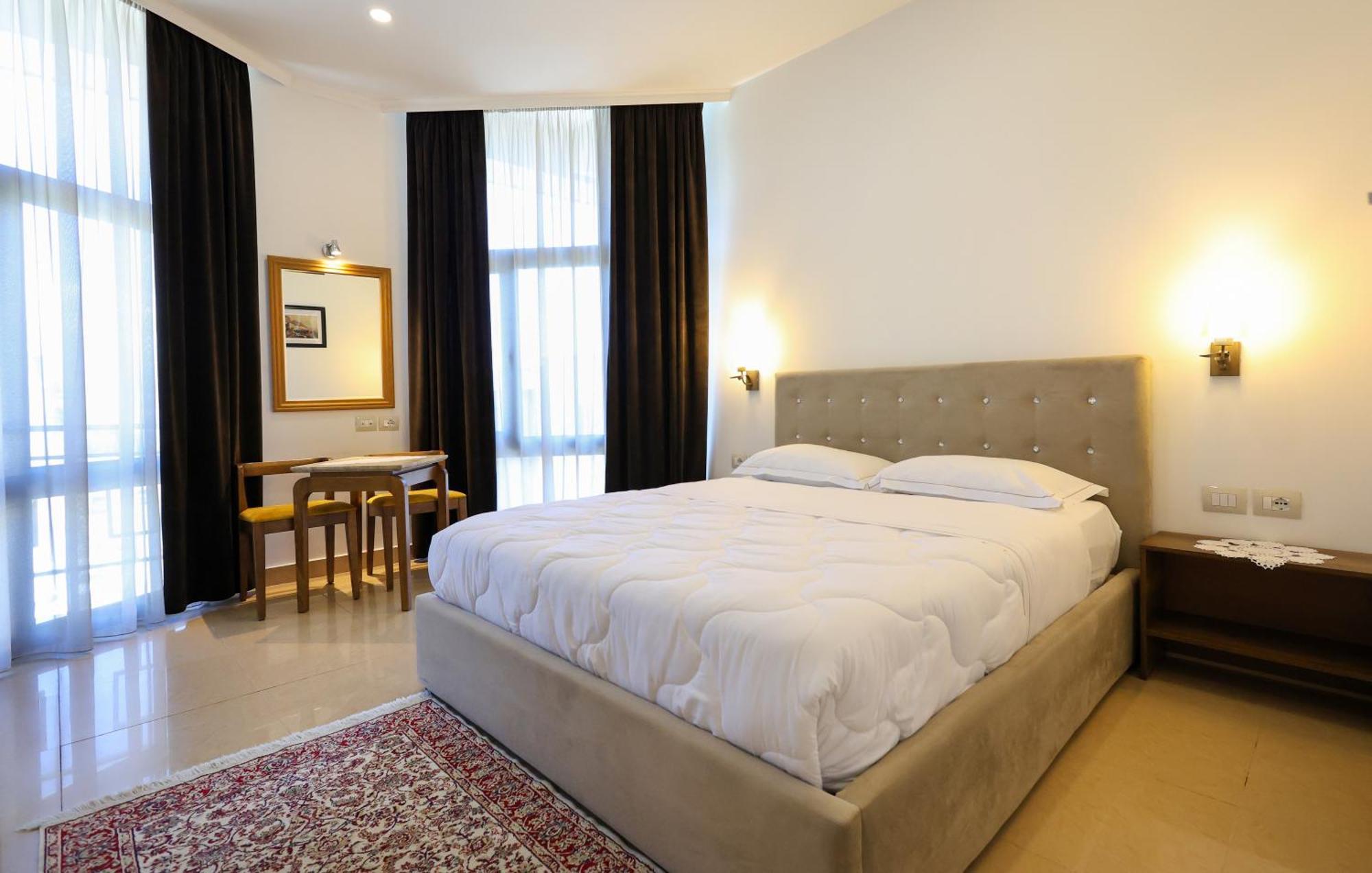 Hotel Republika Berat Kültér fotó
