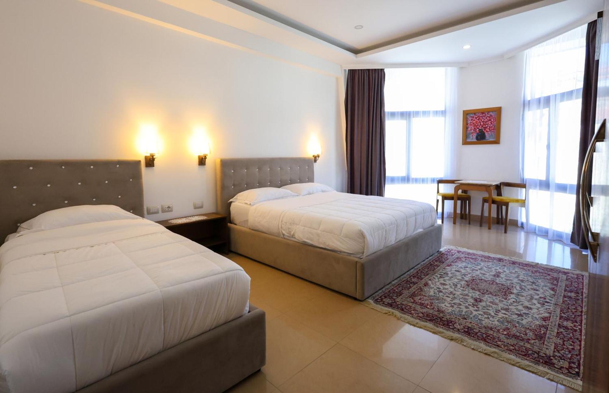 Hotel Republika Berat Kültér fotó