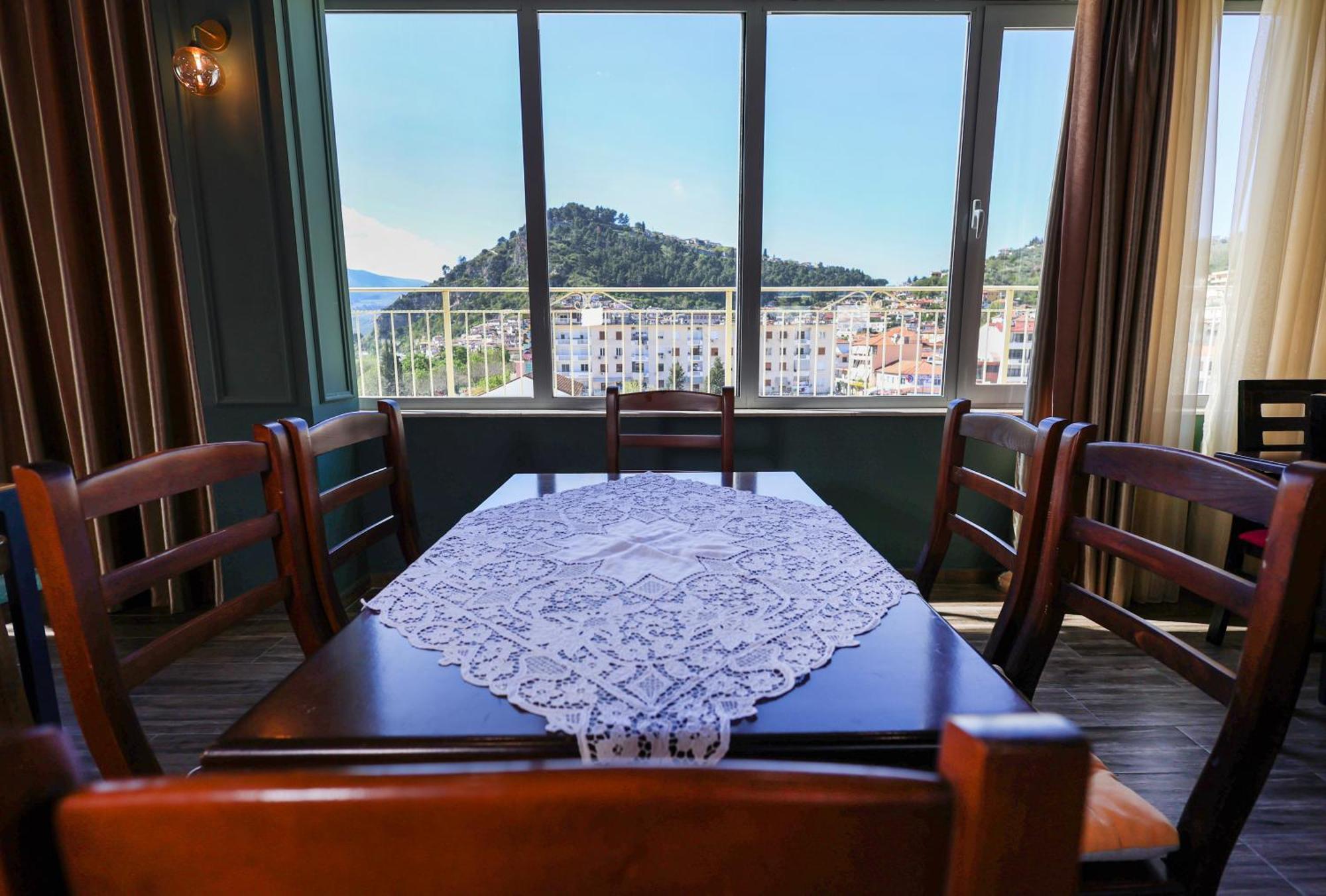 Hotel Republika Berat Kültér fotó