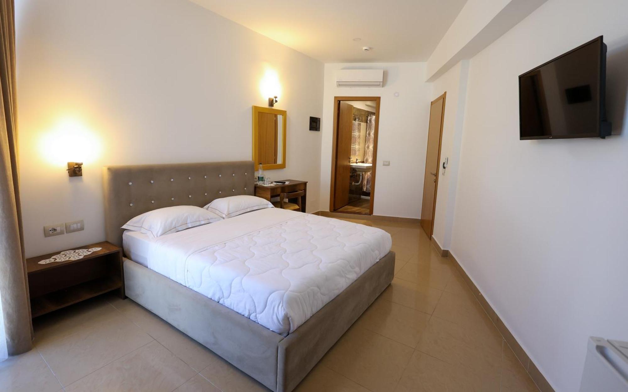 Hotel Republika Berat Kültér fotó
