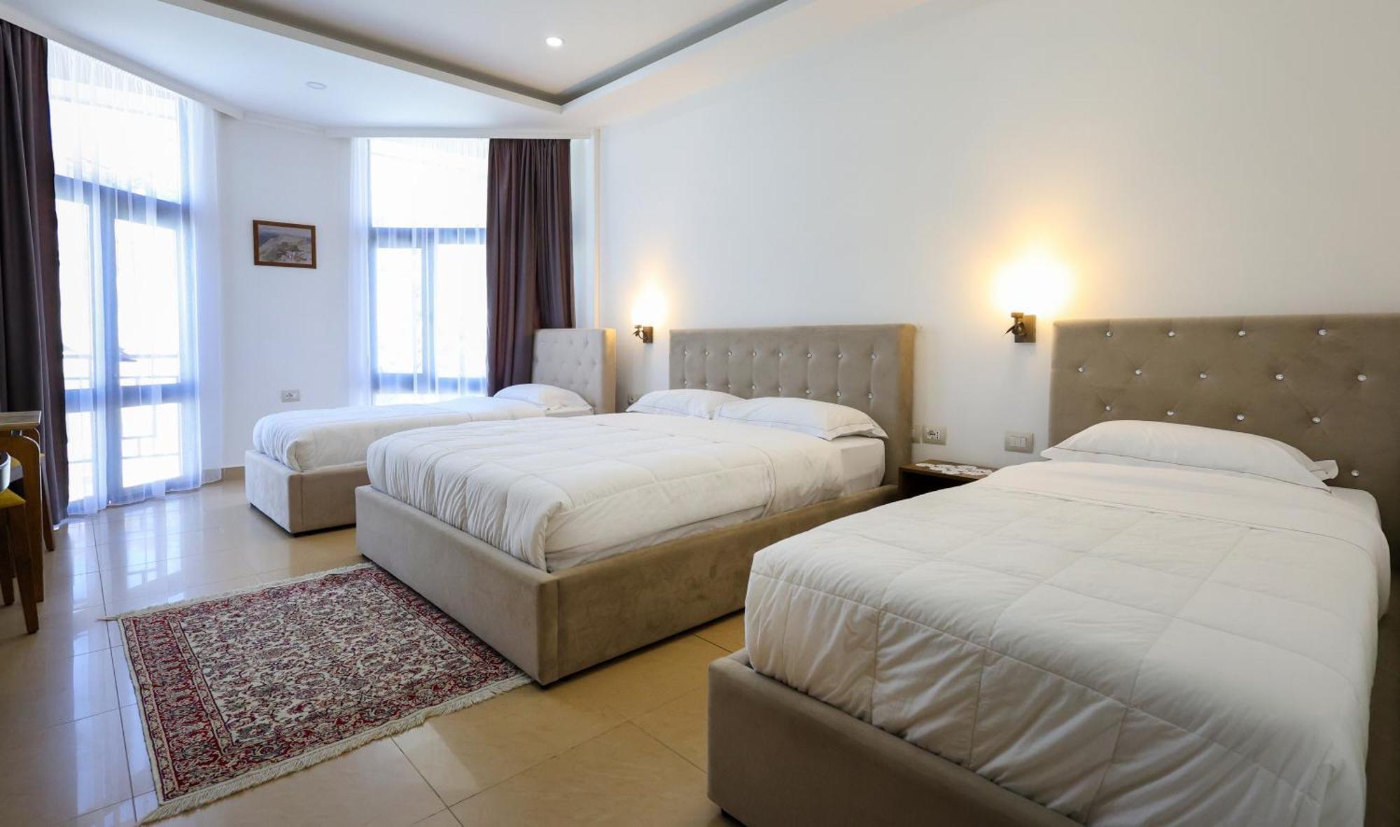 Hotel Republika Berat Kültér fotó