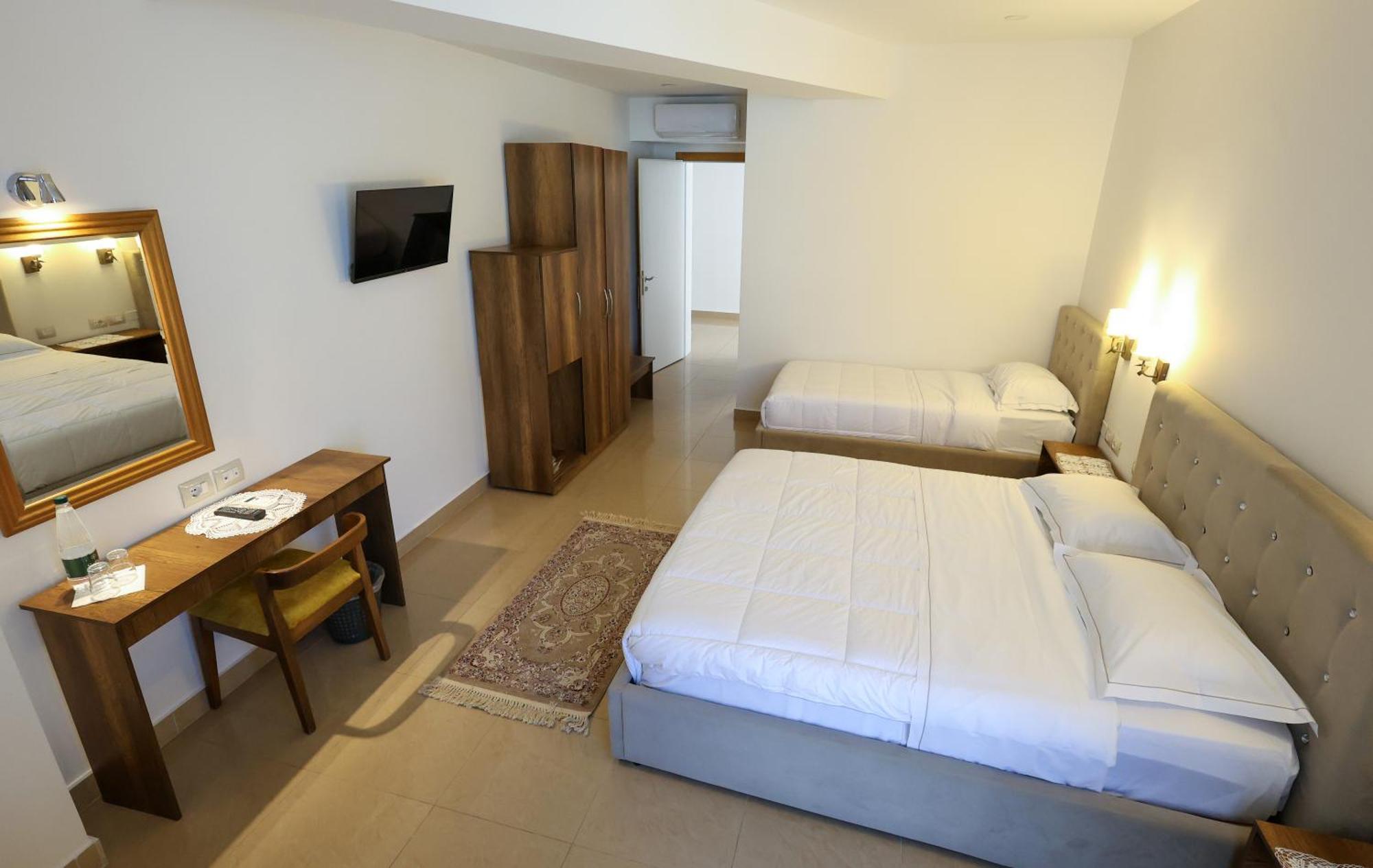 Hotel Republika Berat Kültér fotó