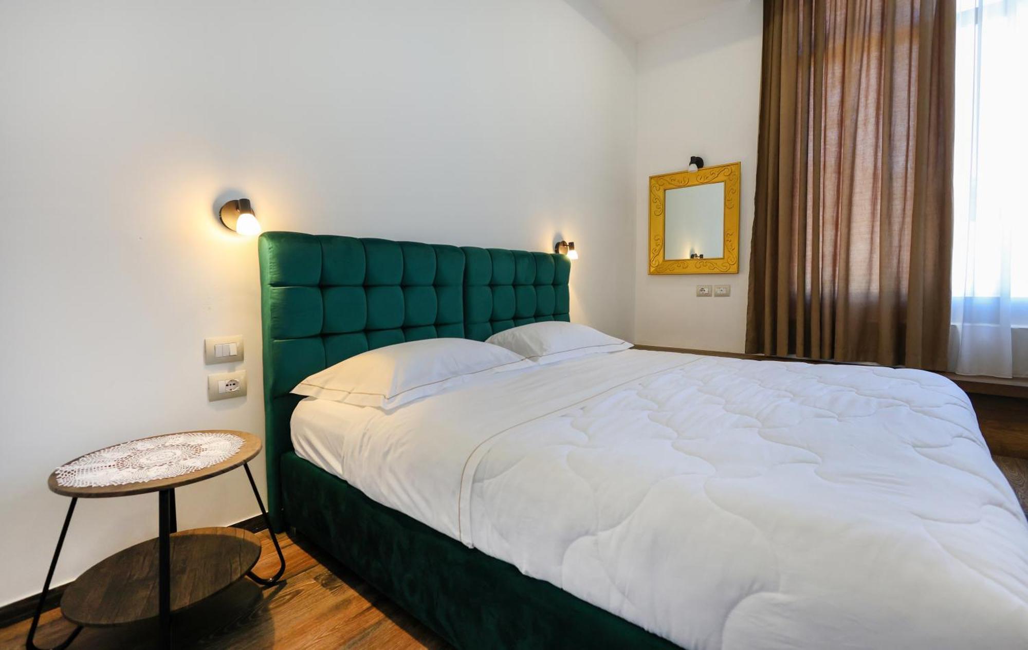 Hotel Republika Berat Kültér fotó